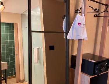 Breezy Guest room, 2 Queen, Balcony