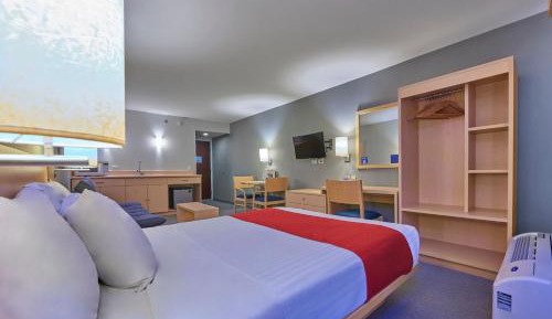Queen Suite with Sofa Bed