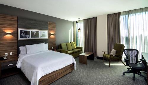 Queen Room with Roll-In Shower - Mobility and Hearing Access