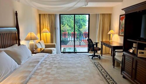 Premium King Room