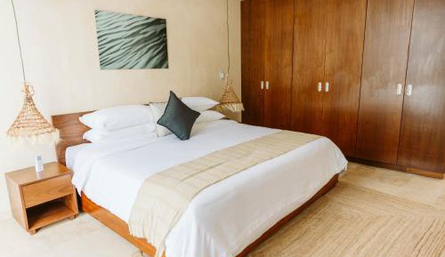 Deluxe King Suite