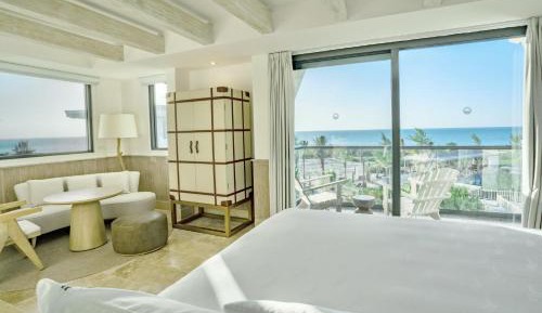 Oceanview Barefoot Suite