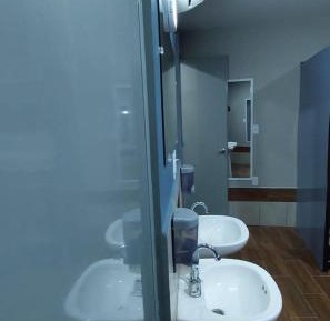 10-Bed Mixed Dormitory Room