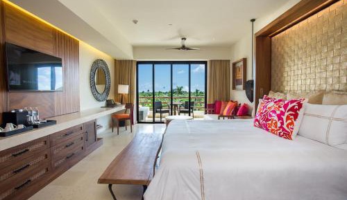 Preferred Club Junior Suite Ocean View King