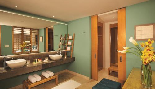 Preferred Club Master Suite Ocean View- 1 King Bed