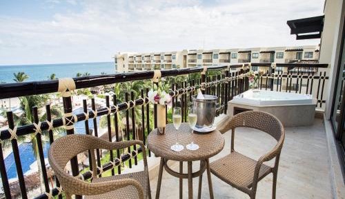 Preferred Club Ocean View and Pool Front with Outdoor Jacuzzi (Double bed)