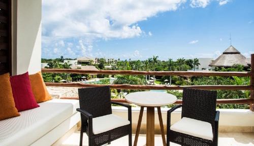 Junior Suite Partial Ocean View King