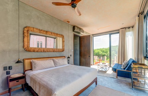Zona Hotelera Apartment | NEW Jungle Studio, Pool and 2 Cenotes, Beach 200m!