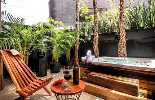 Playa Paraiso Apartment | 1-bedroom apartment in fabulous Q.R. with WiFi, fitness room, patio jacuzzi.