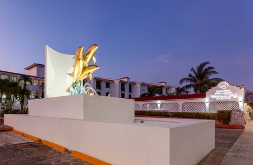 Colonos Cuzamil Hotel | Cozumel Hotel & Resort, Trademark Collection by Wyndham