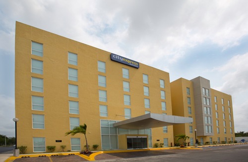 Chetumal Hotel | City Express Chetumal