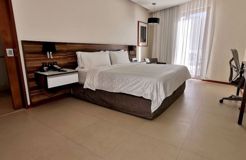 Puerto Vallarta Hotel | Holiday Inn Express Puerto Vallarta by IHG