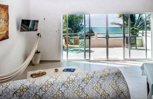 Chelem Apartment | Wake Up To This View in this Oceanfront Apartment