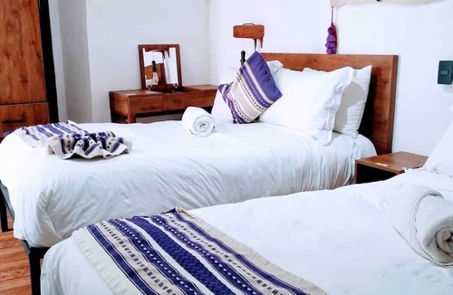 De Mexicanos Hotel | Suites del Barrio Hotel
