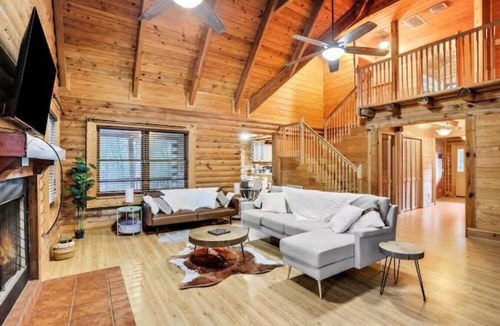 Florahome Cabin | Cozy 4BR Cabin with pool, BBQ