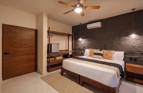 Chetumal Hotel | Casa Aakal Lagoon Front