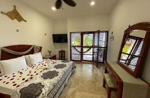 Downtown Holbox House | Casa Pirata