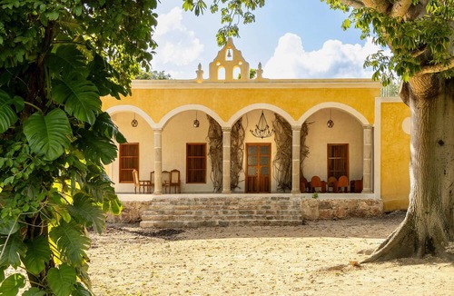 Chochola Hotel | Hacienda Cenote San Ignacio