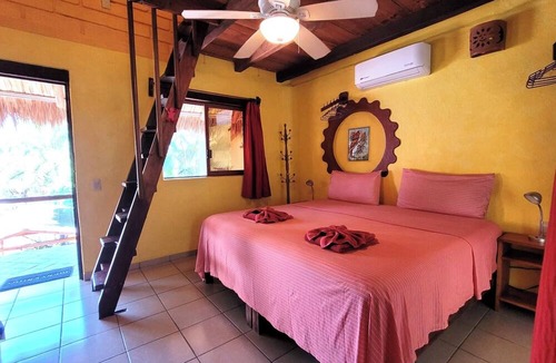 Brisas de Zicatela Hotel | Hotelito Swiss Oasis - Adults Only