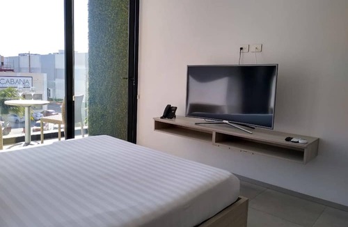 Tohoku Condo | Studio Close to 5th Av, With Amazing Roof Pool View, Gym, Spa and More!