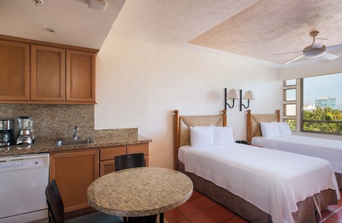 Marina Vallarta Resort | Club Regina Puerto Vallarta managed by Accor