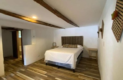 El Paredon Hotel | Hot Chipilin El Paredon