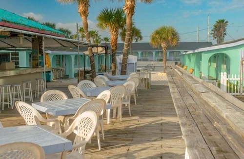 New Smyrna Beach Hotel | Sea Vista Resort And Tiki Bar