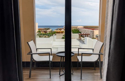 Downtown Hotel | Hotel Indigo Playa Del Carmen by IHG