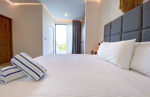Zama Apartment | Spacious Room PH w/Private Pool & Terrace, Gym