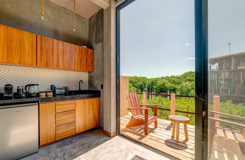 Zona Hotelera Apartment | NEW Jungle Studio, Pool and 2 Cenotes, Beach 200m!