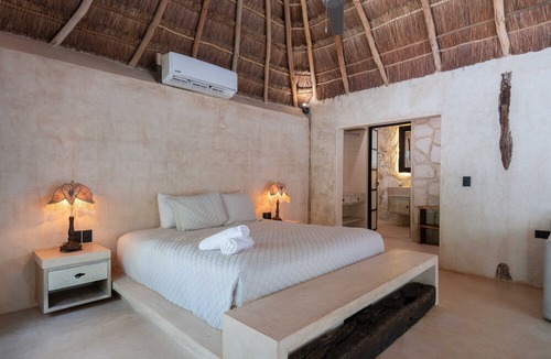 Francisco Uh May Villa | Casa Uh