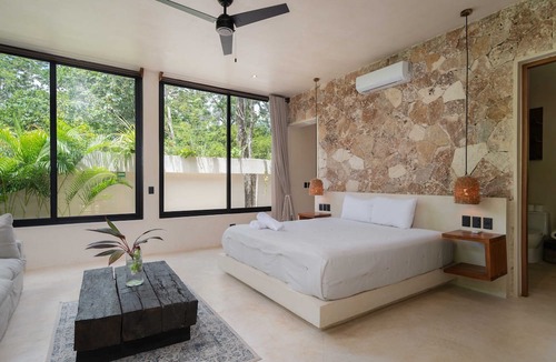 Francisco Uh May Villa | Casa Uh