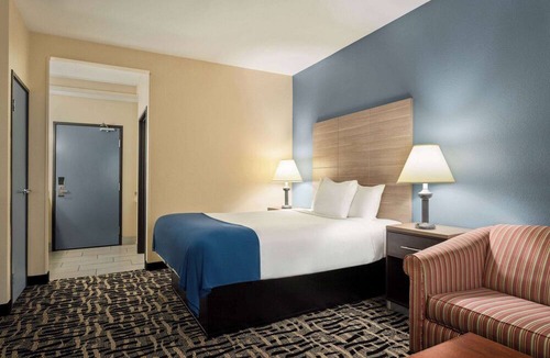 St. Robert Hotel | Baymont by Wyndham Ft. Leonard/Saint Robert