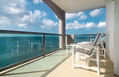 Colonia Andres Condo | Luxurious 6th floor Oceanfront Condo El Cantil 6CN