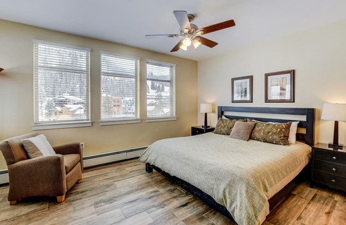 Winter Park House | Ski In Out Village Condo 4474 I Huge Hot Tub I Great Views I Heated Garage I Discounted Attractions