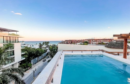 Downtown Apartment | 2 BR Ocean View PH- Jacuzzi and Private Pool steps from Mamitas Beach