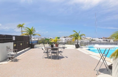 Centro Apartment | 2BR, Sleeps 6, Roof Pool, Central, Garage, A306