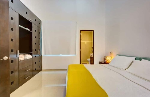 Centro Apartment | 2BR, Sleeps 6, Roof Pool, Central, Garage, A306