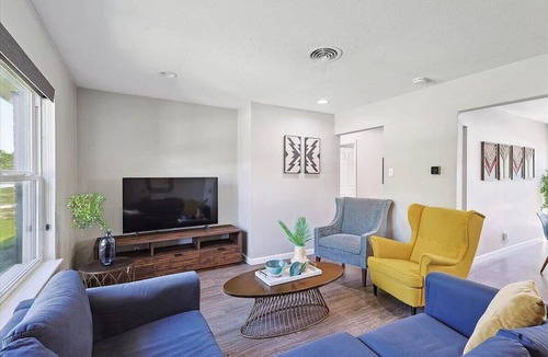 Richardson House | 4-BD Luxury Retreat | Pool, Grill, Outdoor Cinema