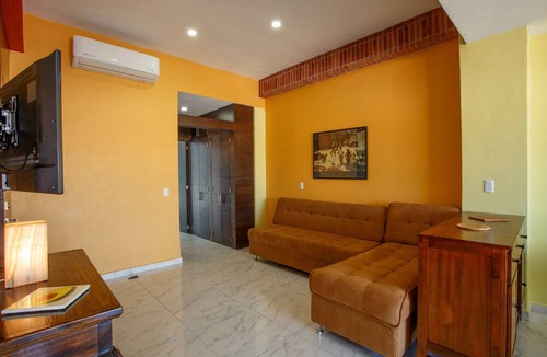 Emiliano Zapata Condo | Beautiful condo on Aguacate street 1BD Condo for rent in Old Town, Puerto valla