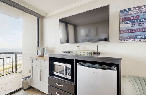Galveston Apartment | 4-star resort oceanfront condo with pools & hot tubs - beautiful ocean views