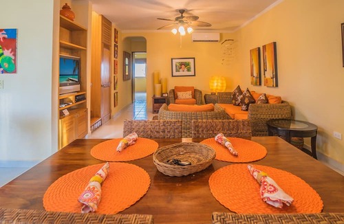 Gonzalo Guerrero Condo | Budget Penthouse. Walking Distance to Beach and Stores by BRIC Vacation Rentals