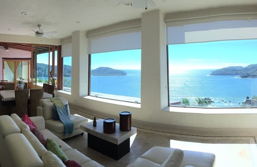 Zihuatanejo Condo | Luxurious penthouse at La Ropa beach the most spectacular view