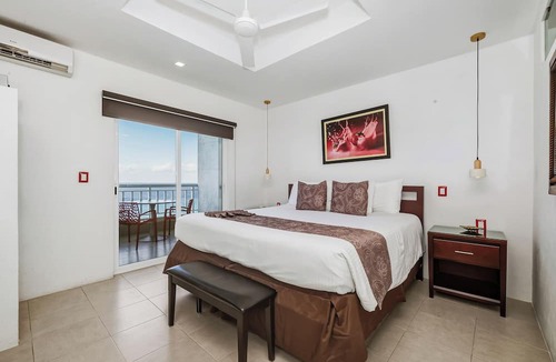 Colonia Andres Condo | Spectacular Top Floor Oceanfront One Bedroom Penthouse in Downtown Cozumel