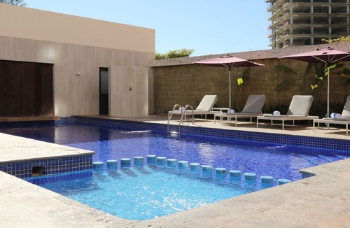 North Hotel Zone Hotel | Puerto Vallarta Hotel Zone Stay – Marina, Beach, Dining & Shopping All Nearby
