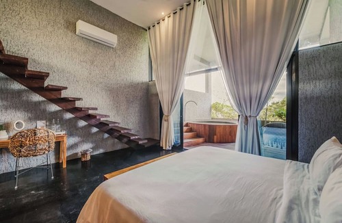Zona Hotelera Hotel | Exclusive Plunge Pool Villa Rooftop & Beach Access