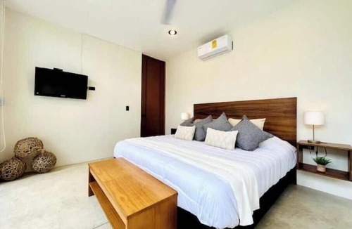 Centro Apartment | Casa Álamo in Downtown Merida, pool, 2 br