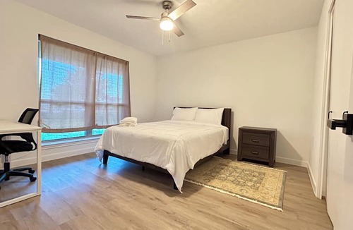 Parker House | Clean 4-bedroom Ranch on 2 Acres Near City