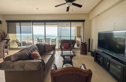 Puerto Penasco Condo | The Beachfront Oasis Ocean Views & Pool Access