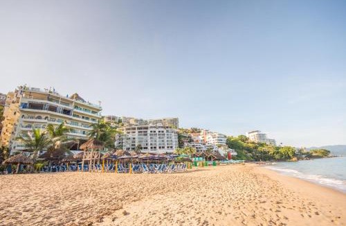 Amapas Hotel | Blue Chairs Beachfront Resort Puerto Vallarta - Adults Only